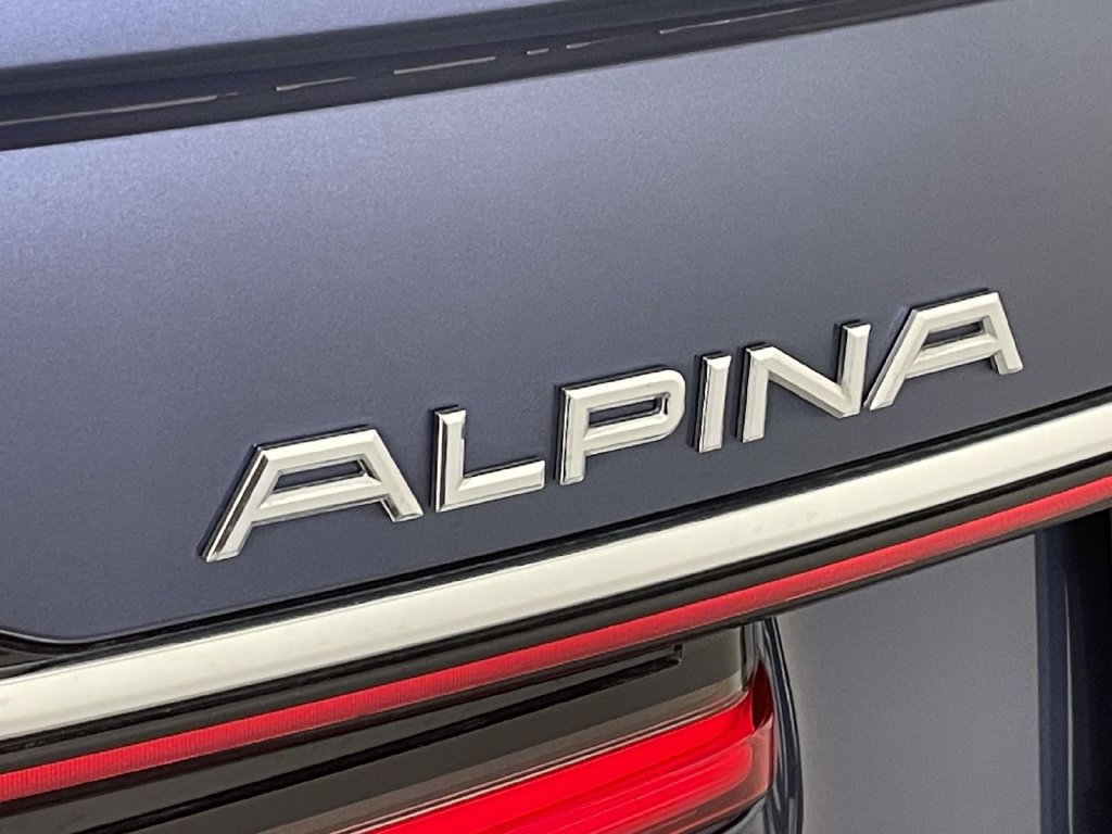 Used 2020 BMW ALPINA B7 xDrive w/ Luxury Rear Seating Package AWD/4WD image 11