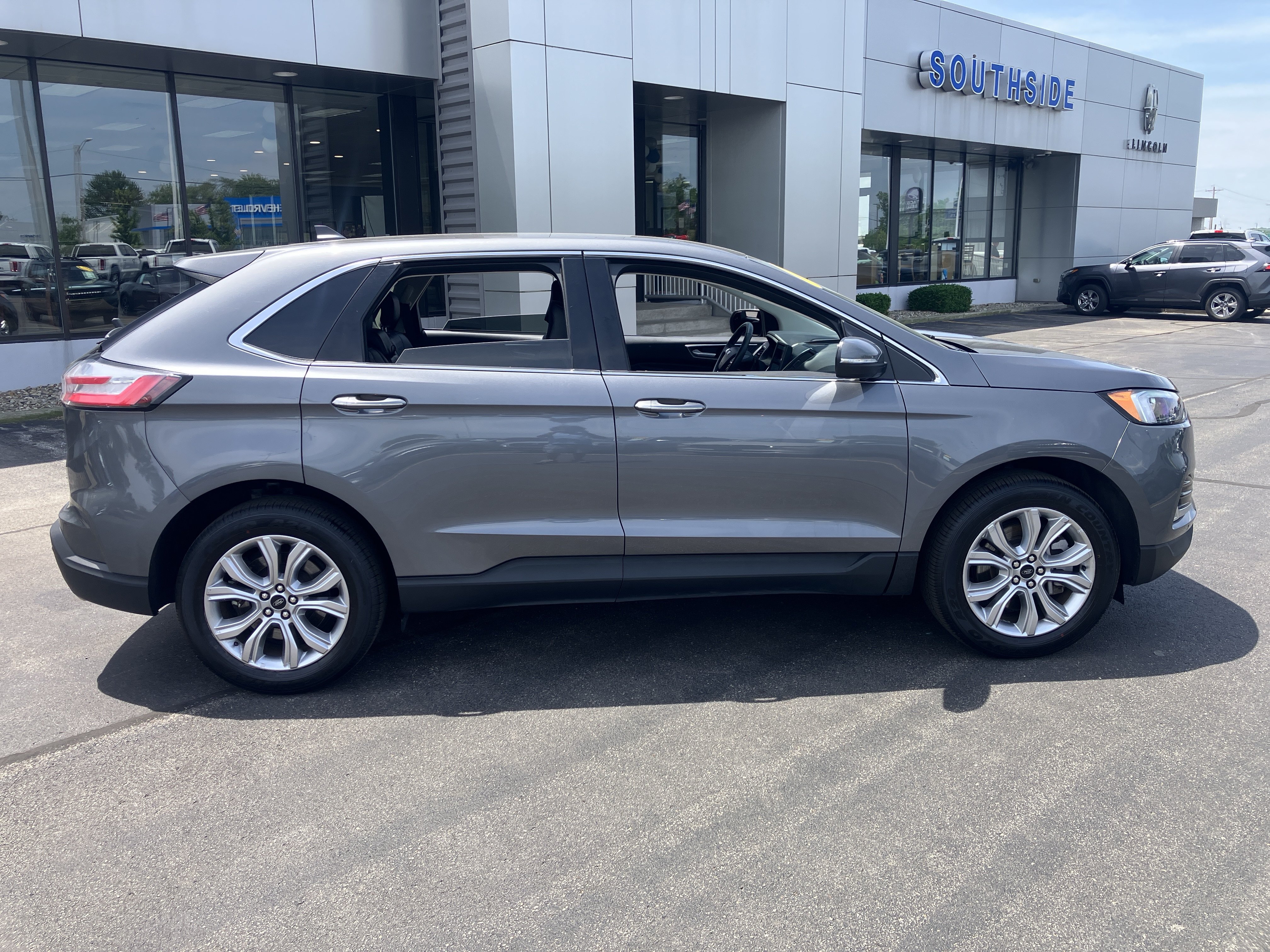 Certified 2024 Ford Edge Titanium AWD/4WD image 8