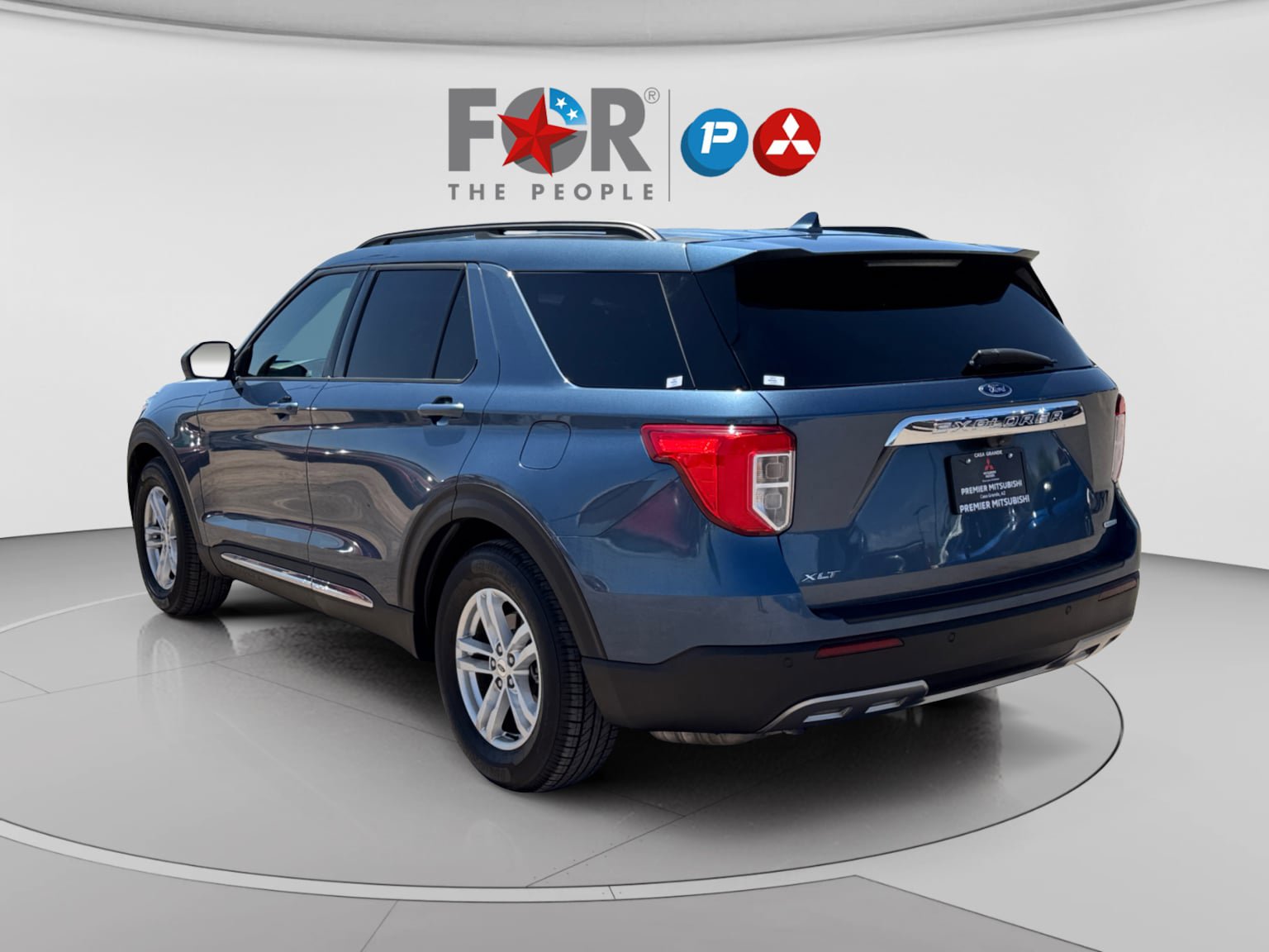 Used 2020 Ford Explorer XLT w/ Equipment Group 202A RWD image 3