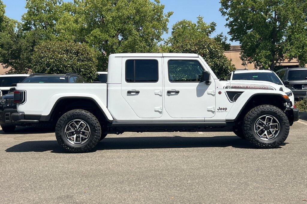 New 2026 Jeep Gladiator Rubicon AWD/4WD image 3