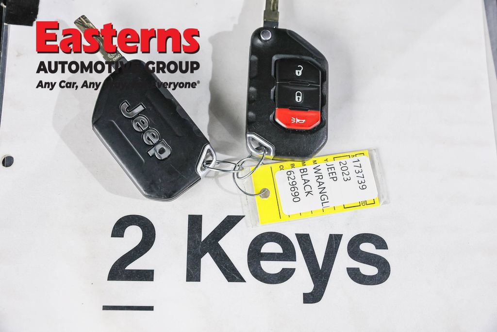 Used 2023 Jeep Wrangler Unlimited w/ Sun & Screen Package AWD/4WD image 27