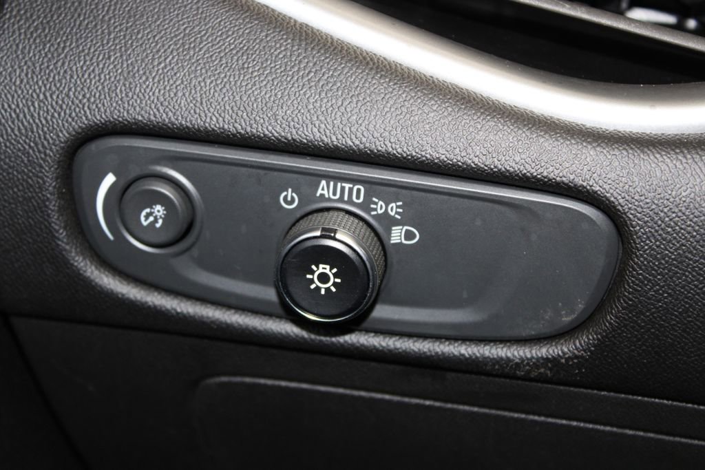 Used 2024 Chevrolet Malibu LT image 37