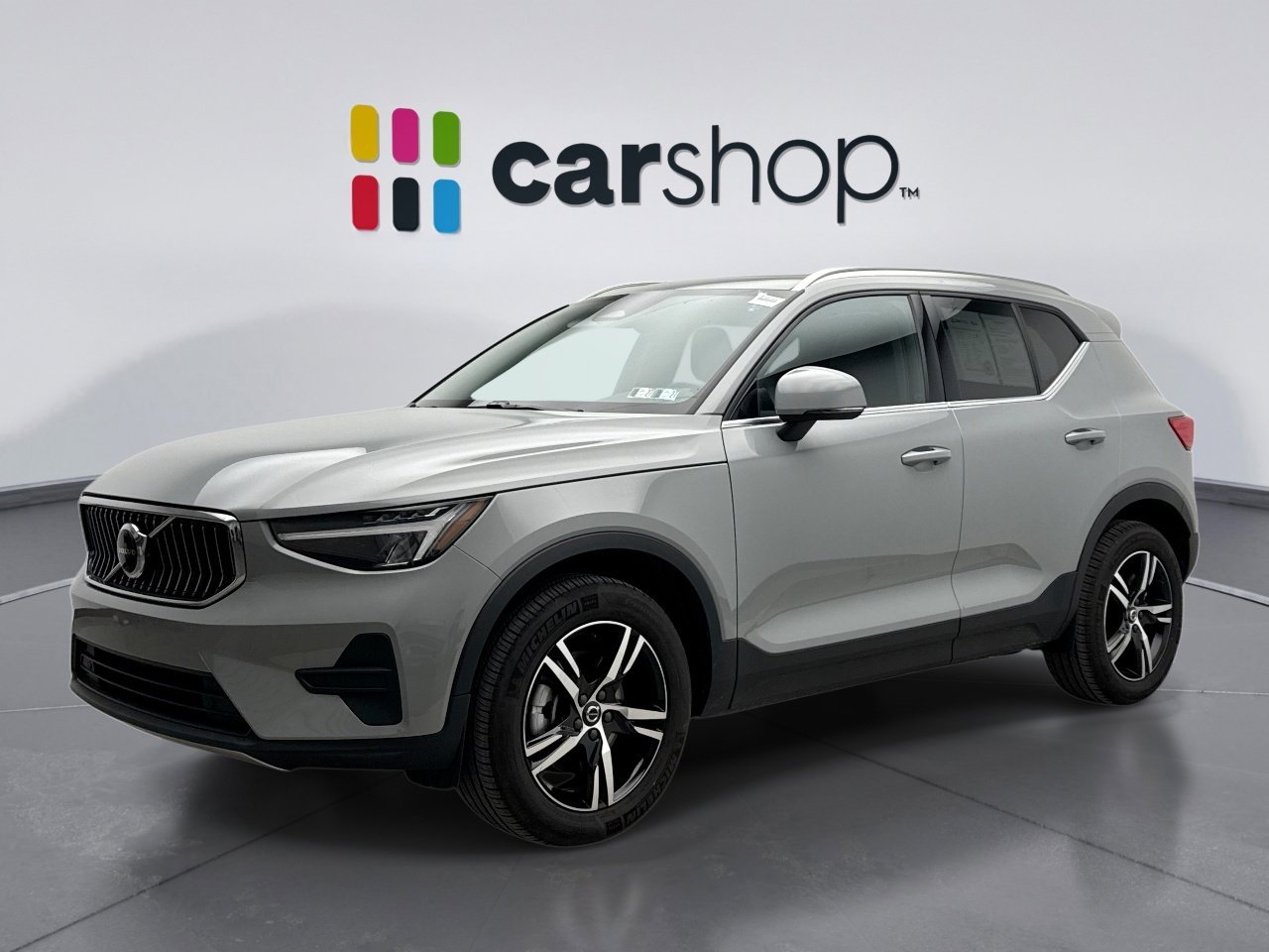 Used 2025 Volvo XC40 B5 Core