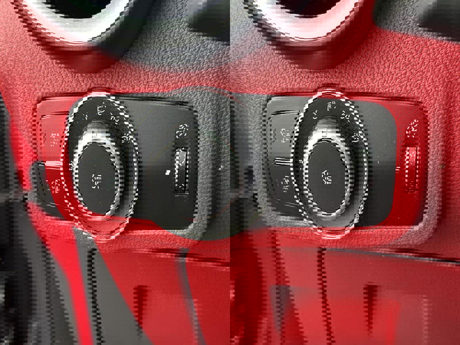 Used 2020 Alfa Romeo Stelvio w/ Nero Edizione image 28