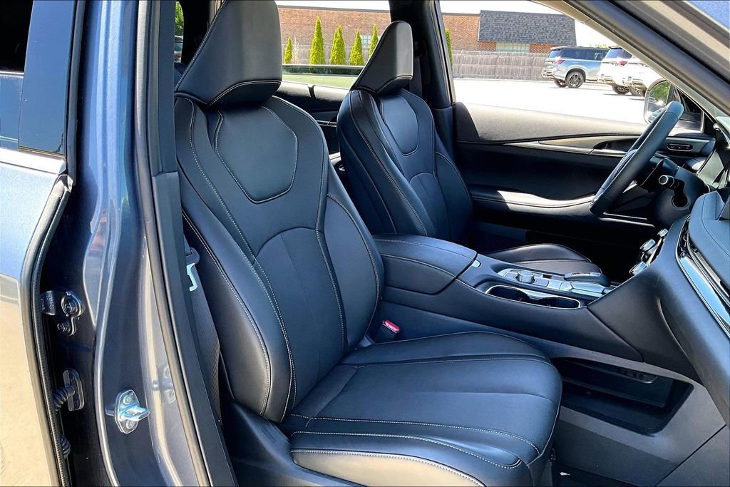 Certified 2026 INFINITI QX60 Luxe w/ Cargo Package AWD/4WD image 28