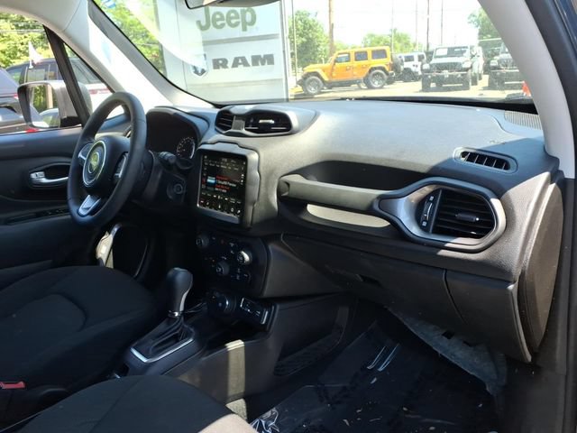Used 2023 Jeep Renegade Latitude AWD/4WD image 12