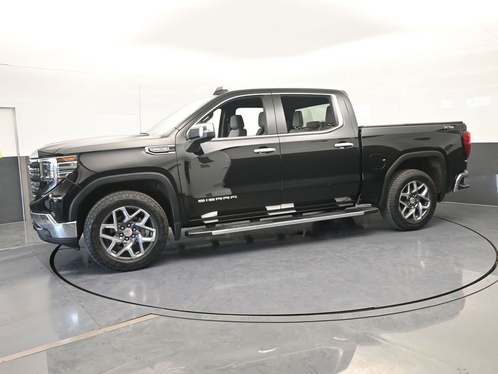 Used 2022 GMC Sierra 1500 SLT image 2