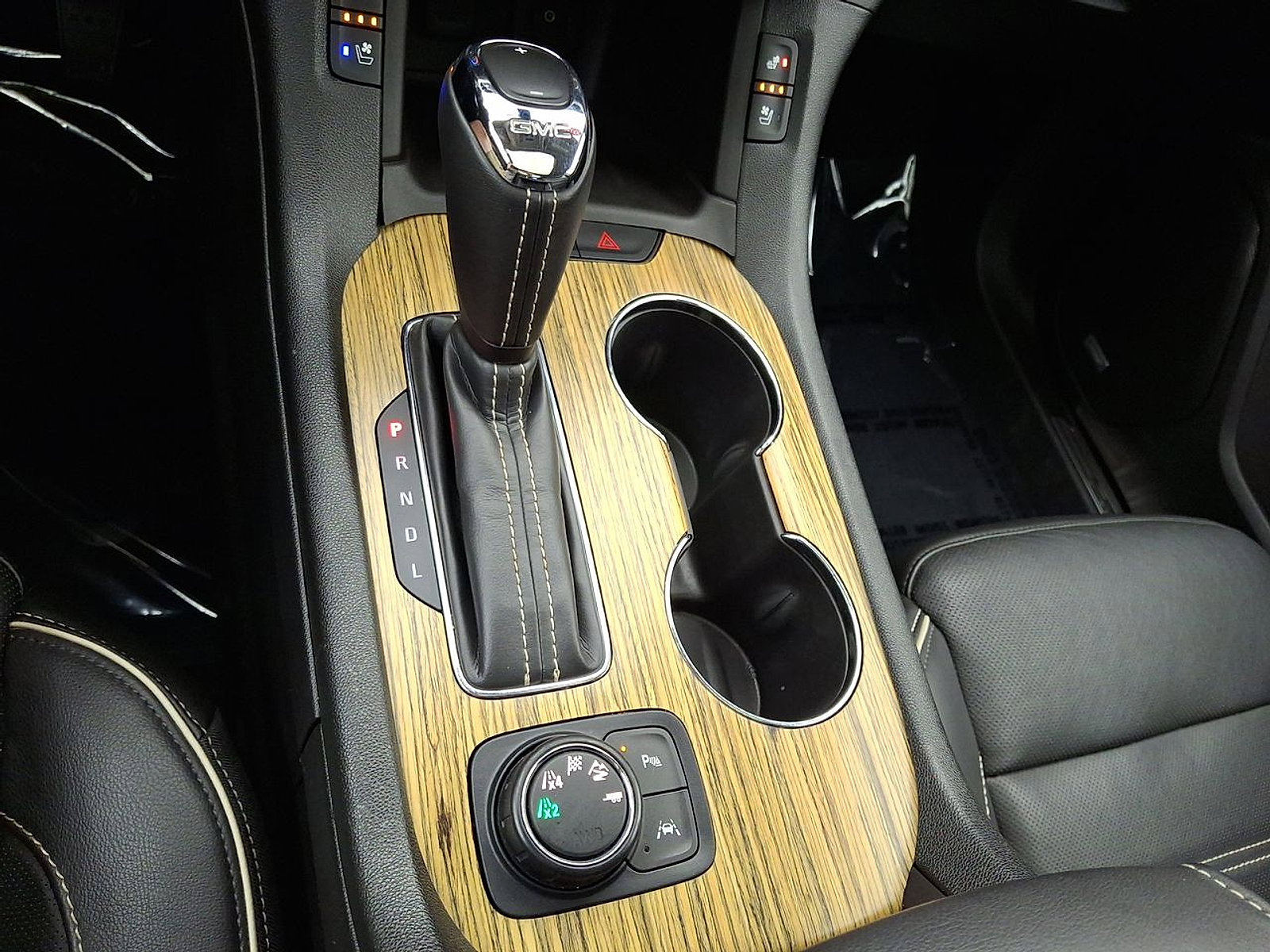 Used 2017 GMC Acadia Denali w/ Technology Package image 12