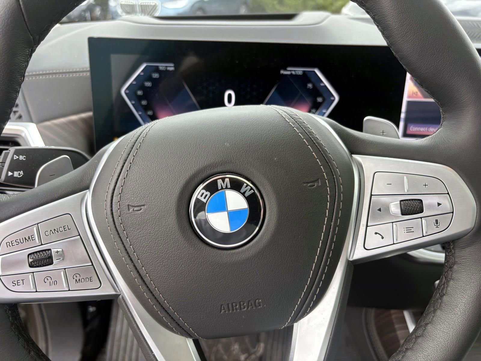Used 2026 BMW X7 xDrive40i w/ Premium Package AWD/4WD image 16