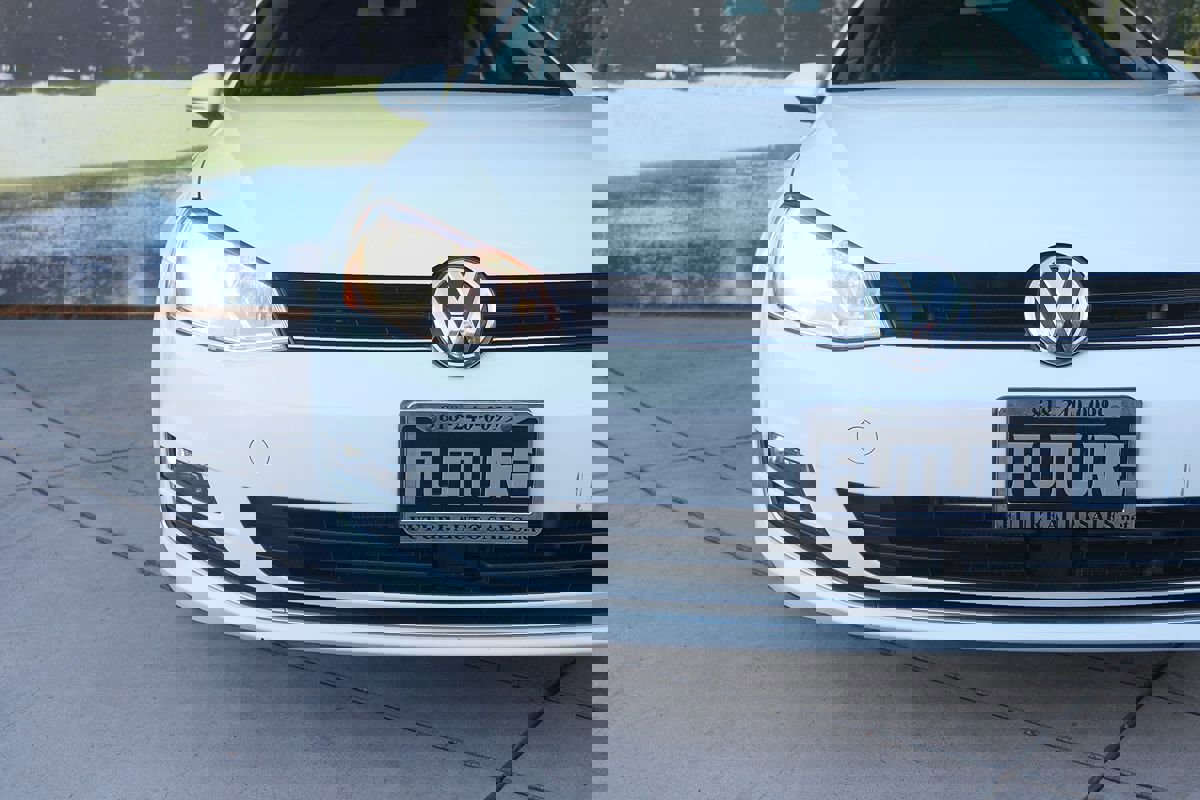 Used 2017 Volkswagen Golf SEL image 45