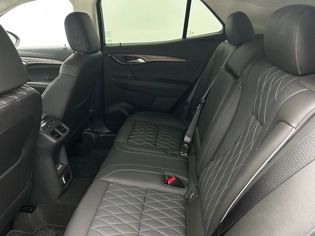 Used 2023 Buick Envision Avenir image 37