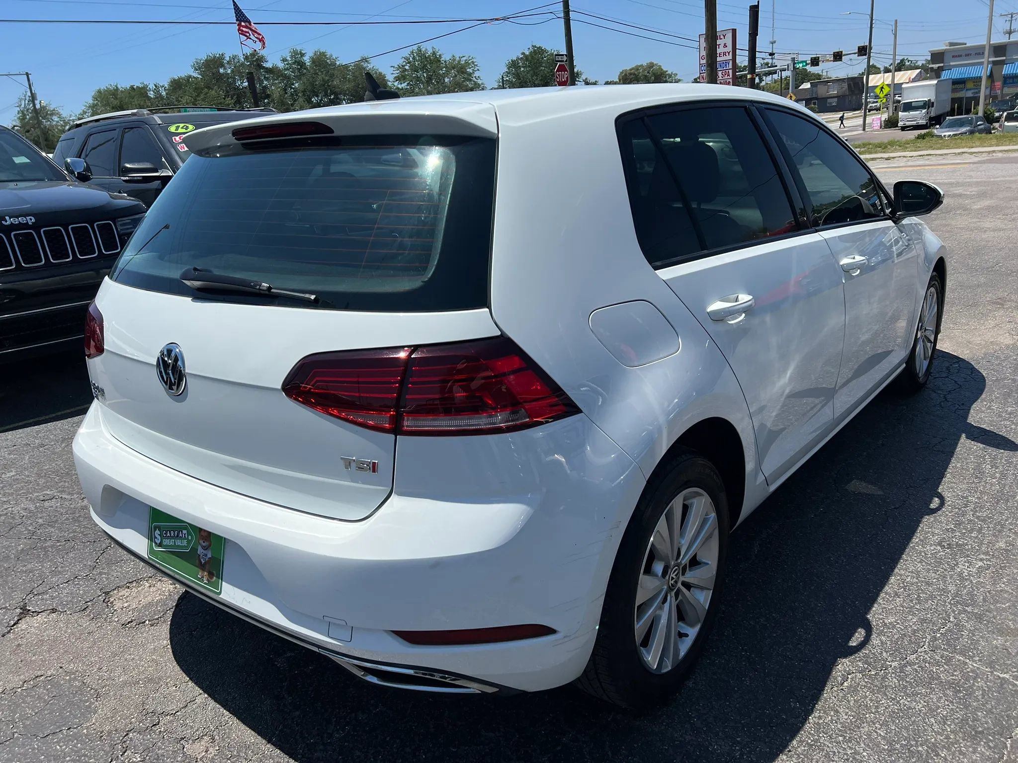 Used 2018 Volkswagen Golf SE image 5
