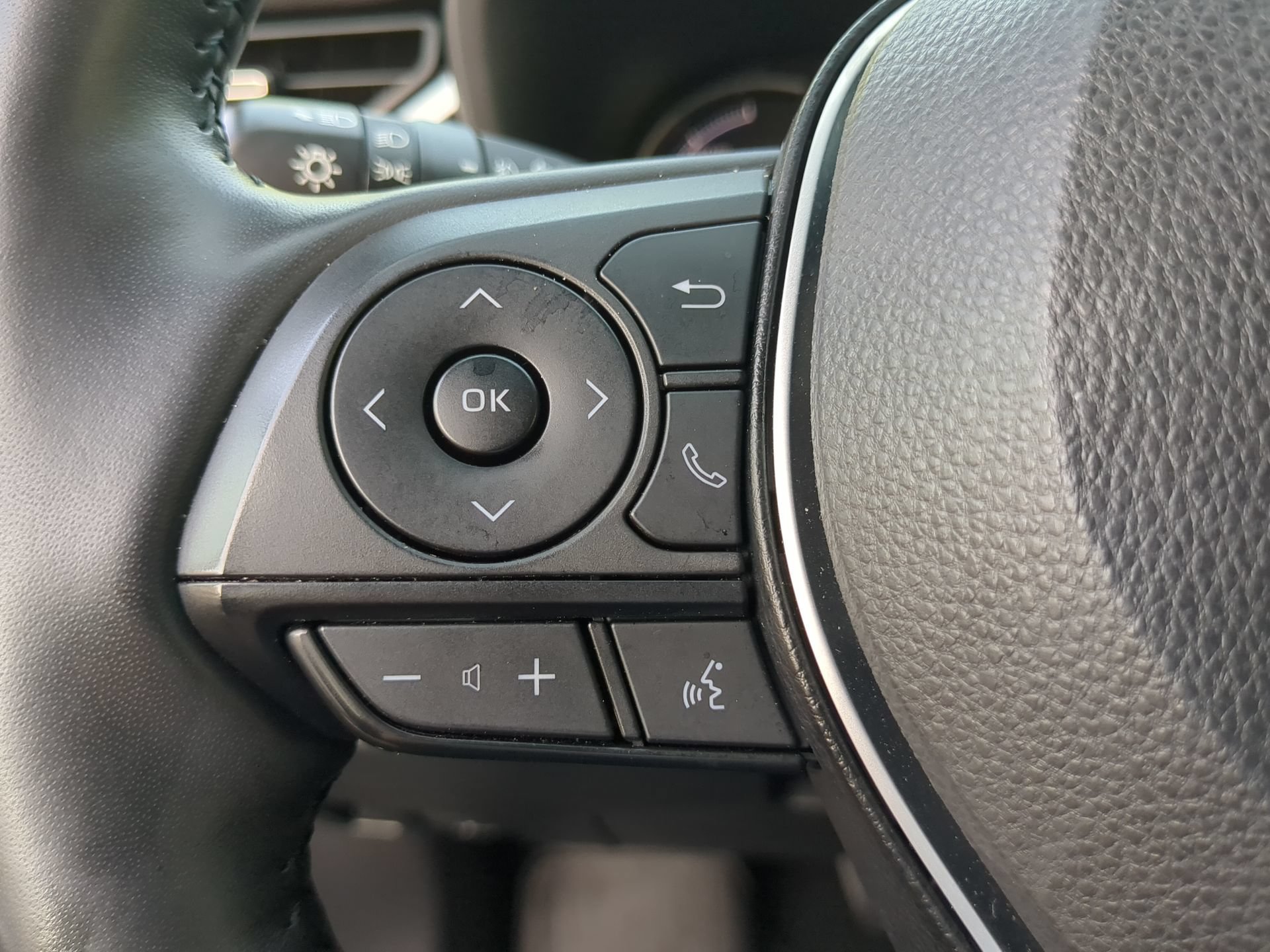Used 2023 Toyota RAV4 XLE Premium AWD/4WD image 66