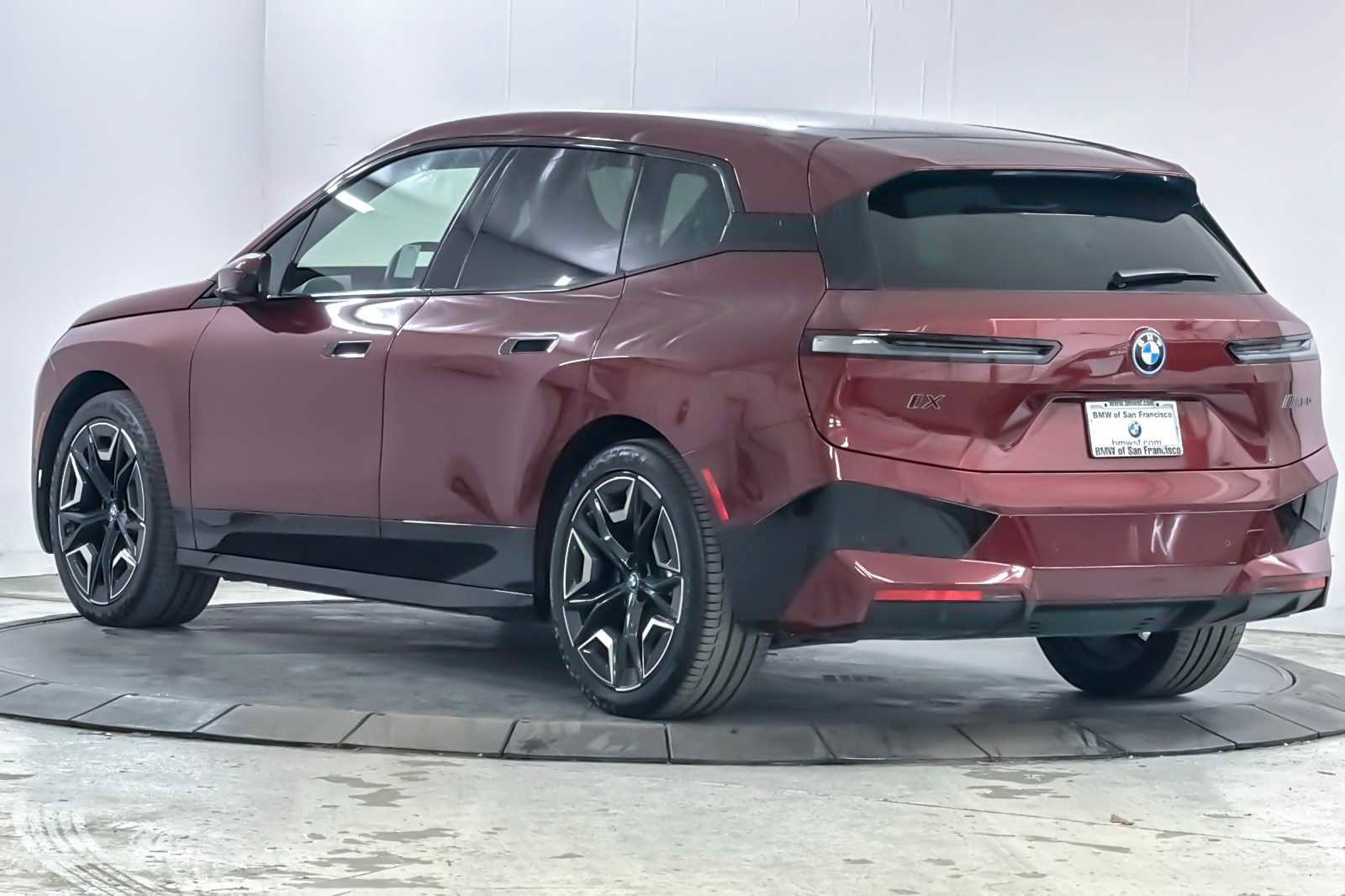 Used 2023 BMW iX M60 w/ Executive Package image 6