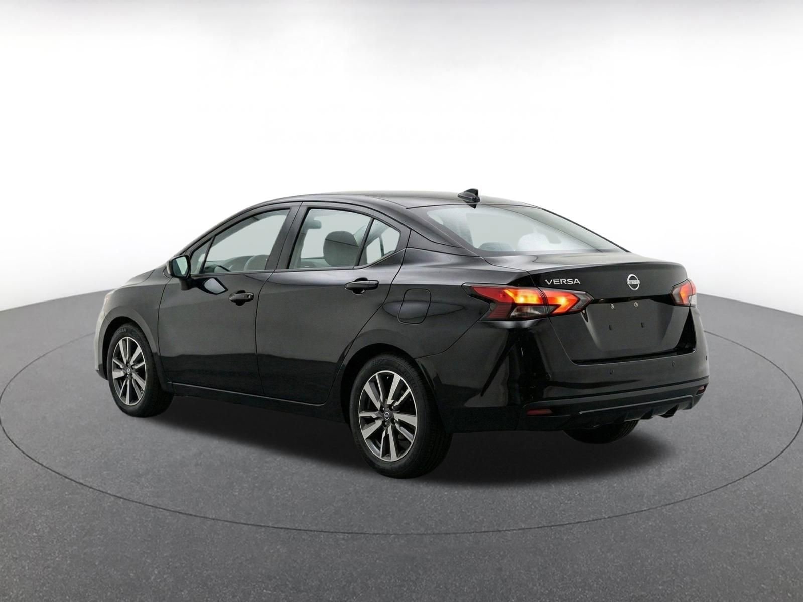 Used 2025 Nissan Versa SV FWD image 7