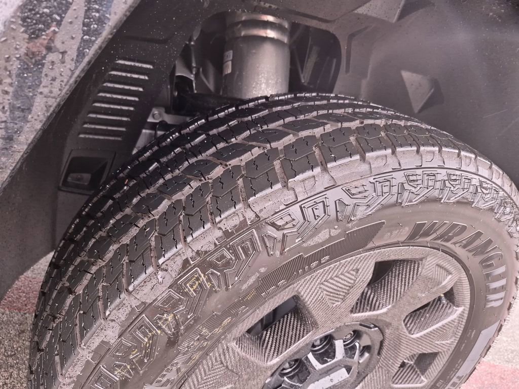 New 2026 GMC Hummer EV 3X w/ Carbon Fiber Edition Package image 16