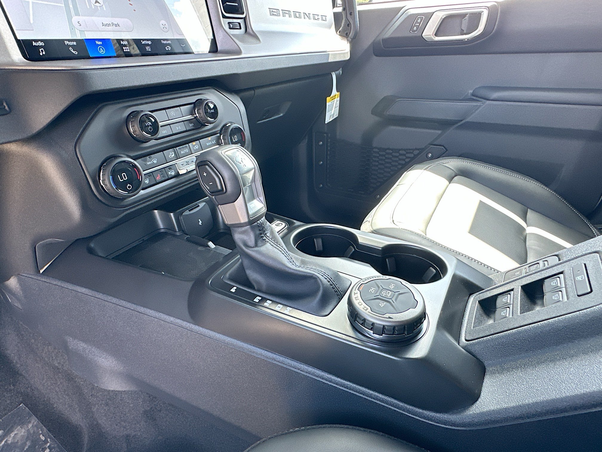 New 2026 Ford Bronco Outer Banks AWD/4WD image 12