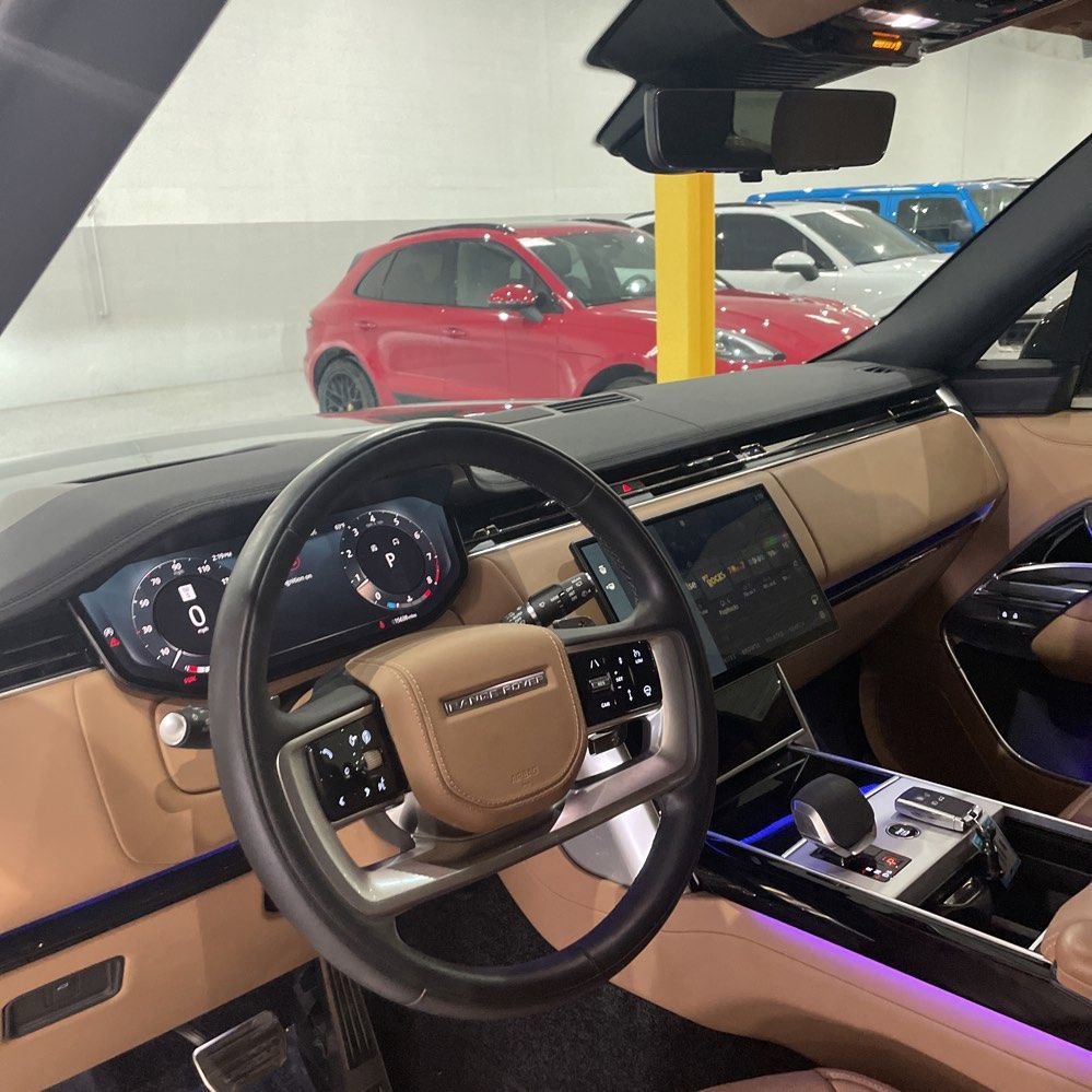 Used 2025 Land Rover Range Rover Long Wheelbase SE image 15