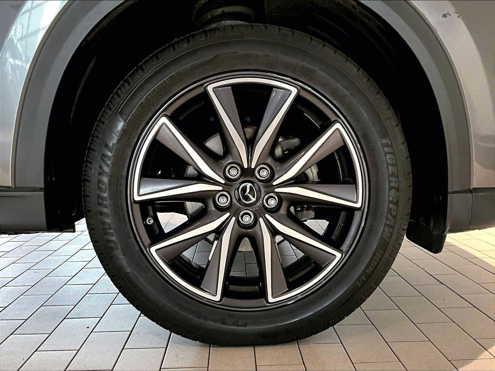 Used 2018 MAZDA CX-5 Touring w/ Preferred Equipment Package image 14