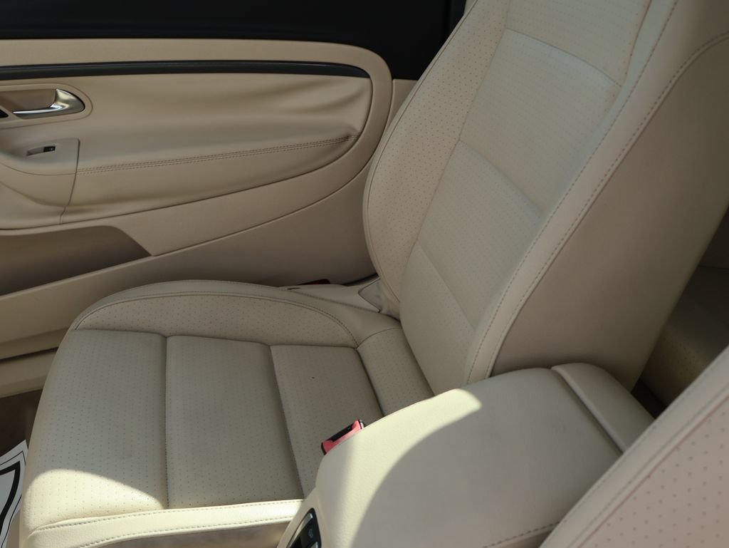 Used 2008 Volkswagen Eos 2.0T FWD image 16