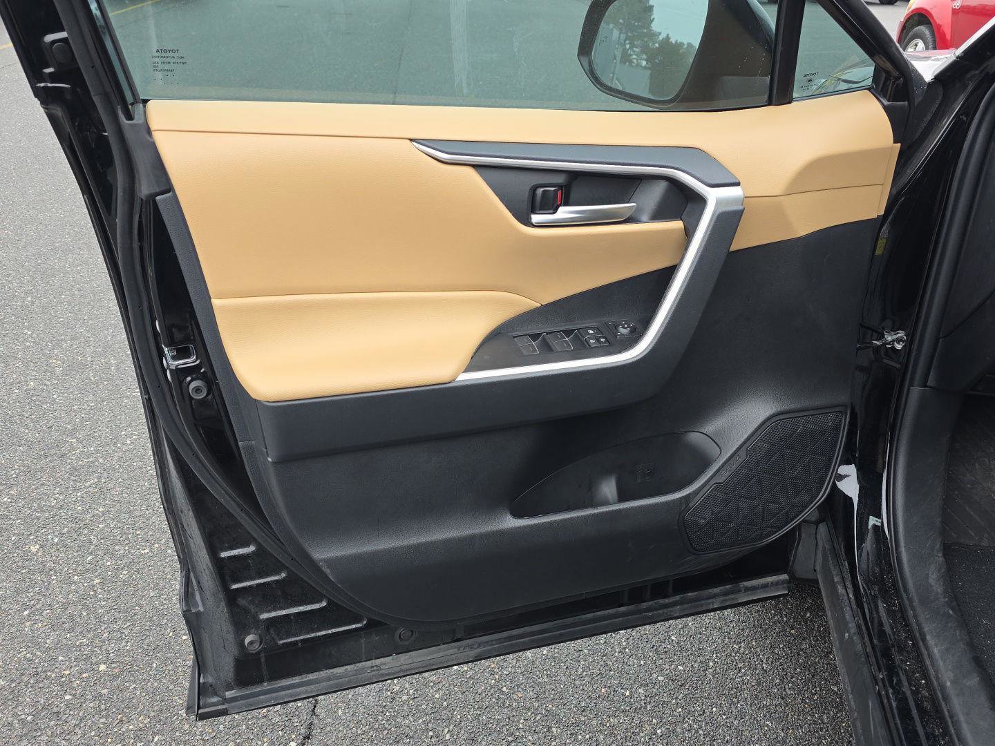 Used 2024 Toyota RAV4 XLE Premium image 20