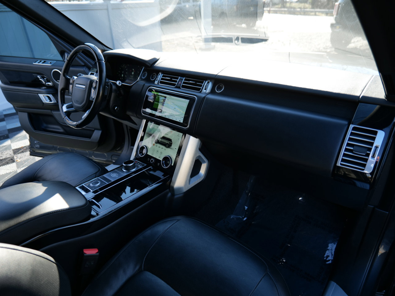 Used 2022 Land Rover Range Rover P525 Westminster Edition image 35