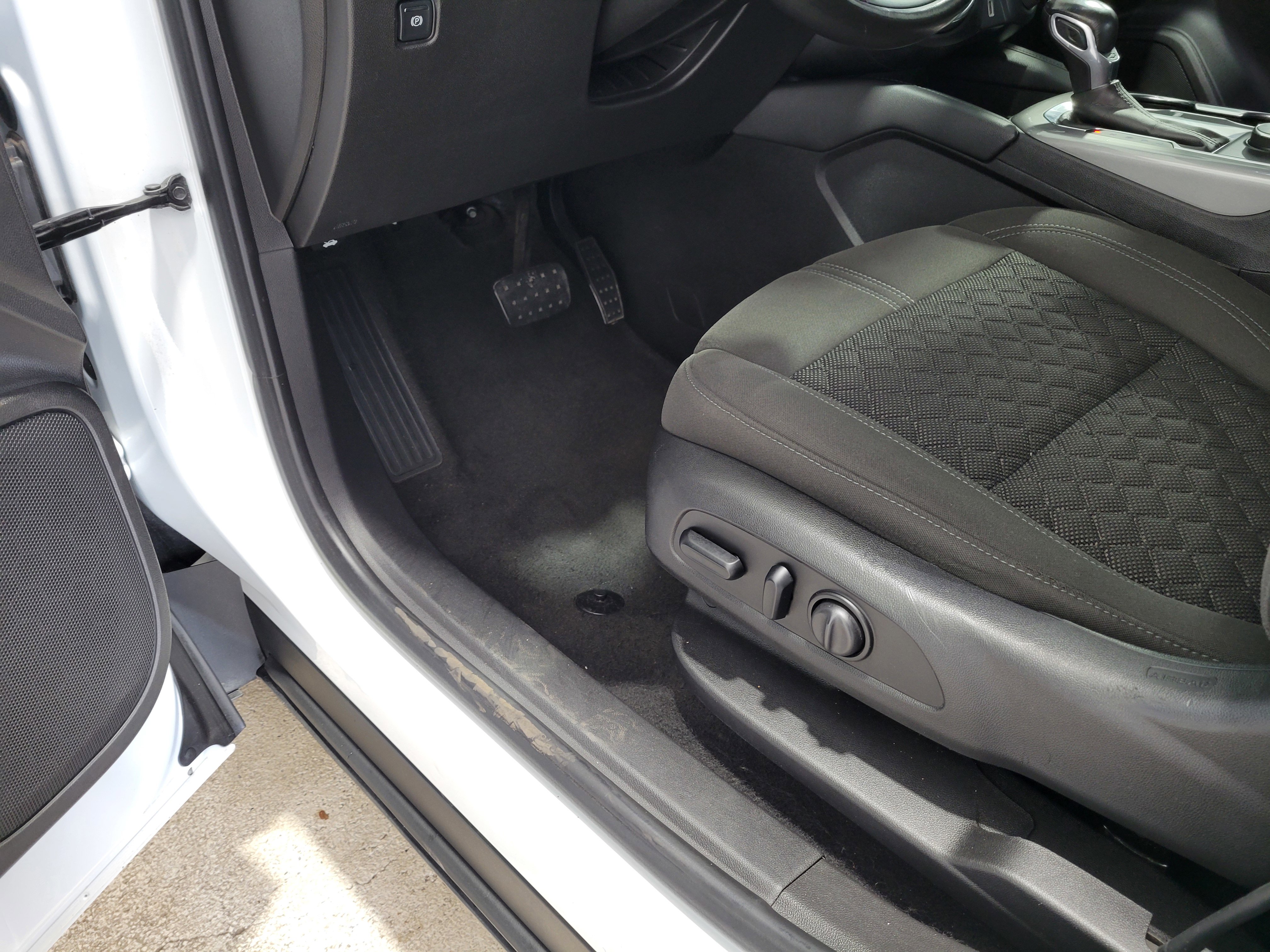 Certified 2019 Chevrolet Blazer LT image 24