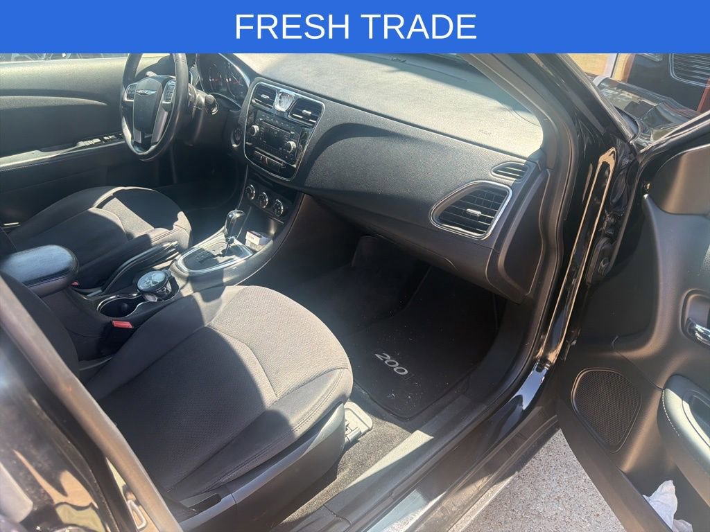 Used 2013 Chrysler 200 Touring FWD image 11