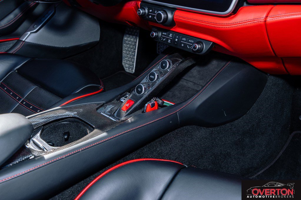 Used 2020 Ferrari Portofino RWD image 33