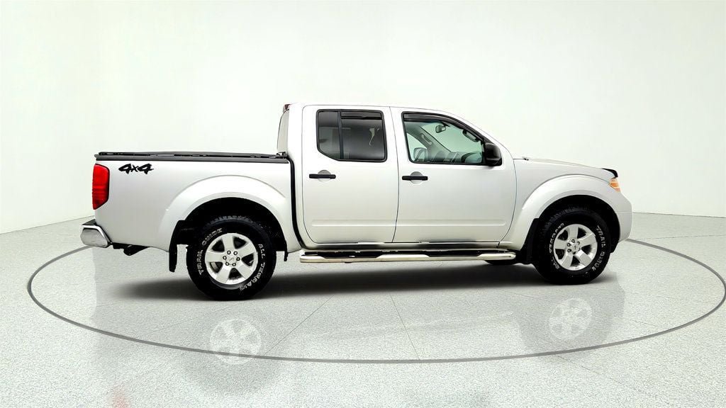 Used 2013 Nissan Frontier SV w/ SV Value Truck Pkg AWD/4WD image 4
