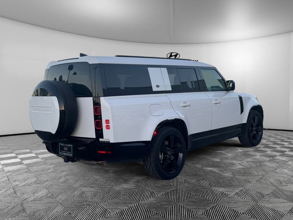 Used 2024 Land Rover Defender 130 X-Dynamic SE image 5