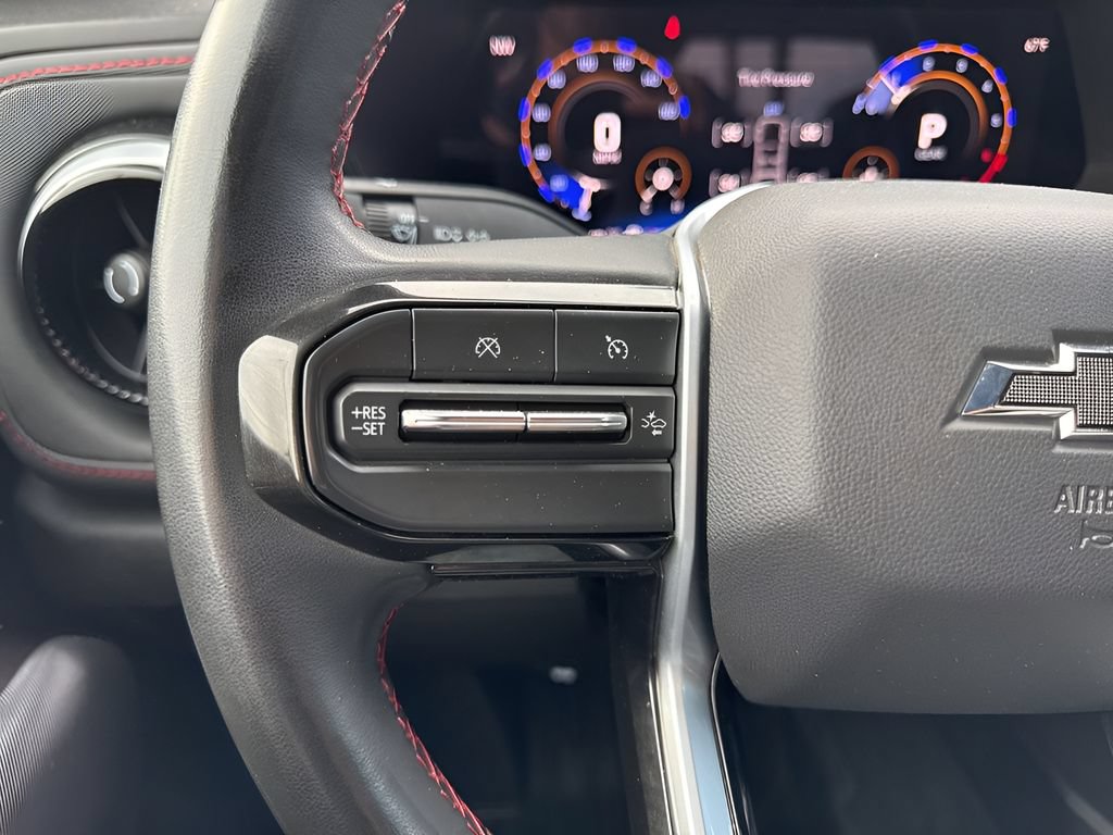 Used 2025 Chevrolet Colorado Z71 AWD/4WD image 16