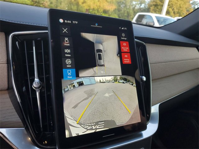 Used 2025 Volvo XC90 B6 Ultra w/ Protection Package Premier image 21