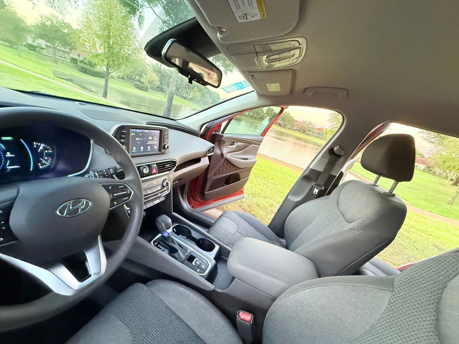 Used 2019 Hyundai Santa Fe SEL image 12