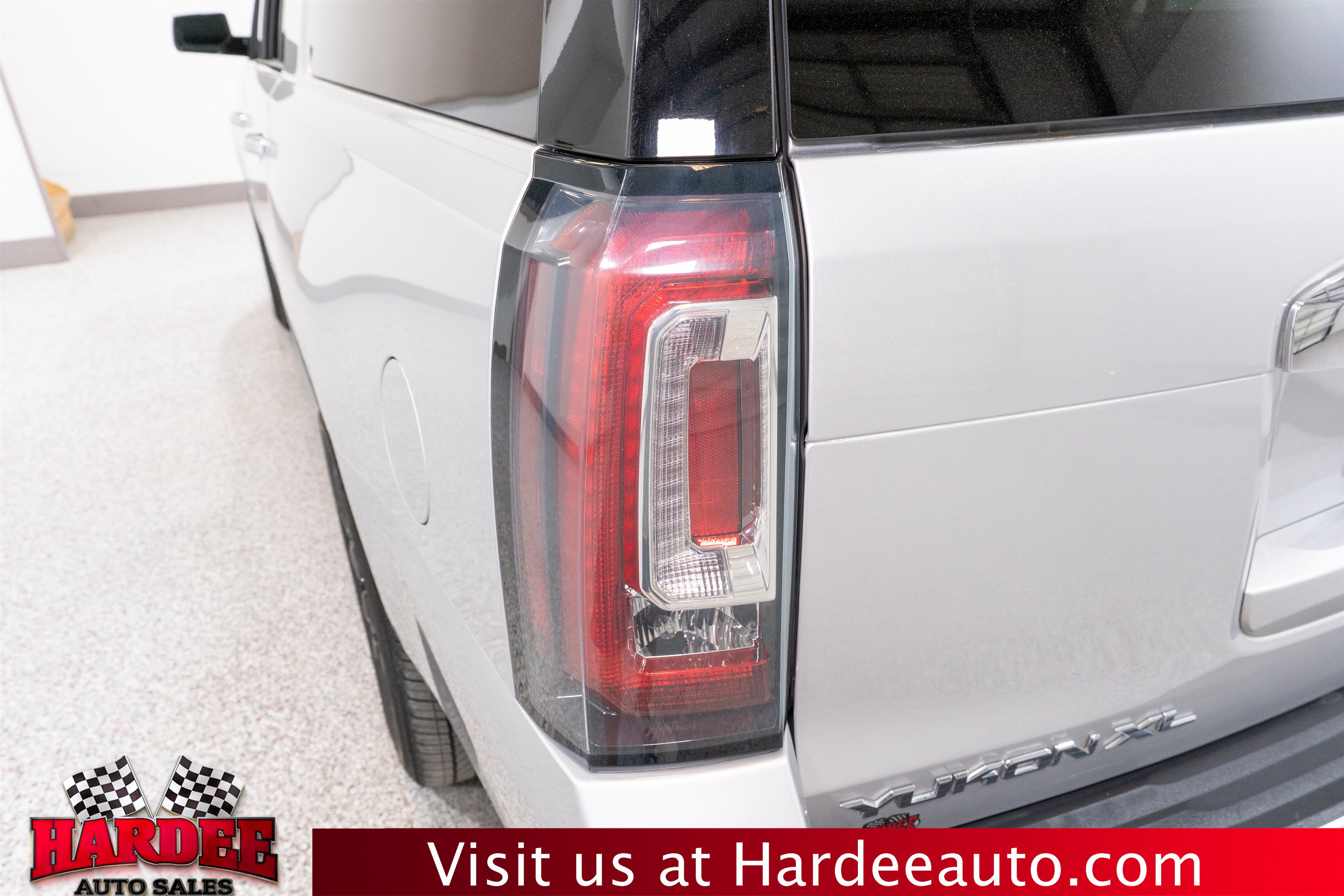 Used 2018 GMC Yukon XL Denali w/ Denali Ultimate Package AWD/4WD image 9