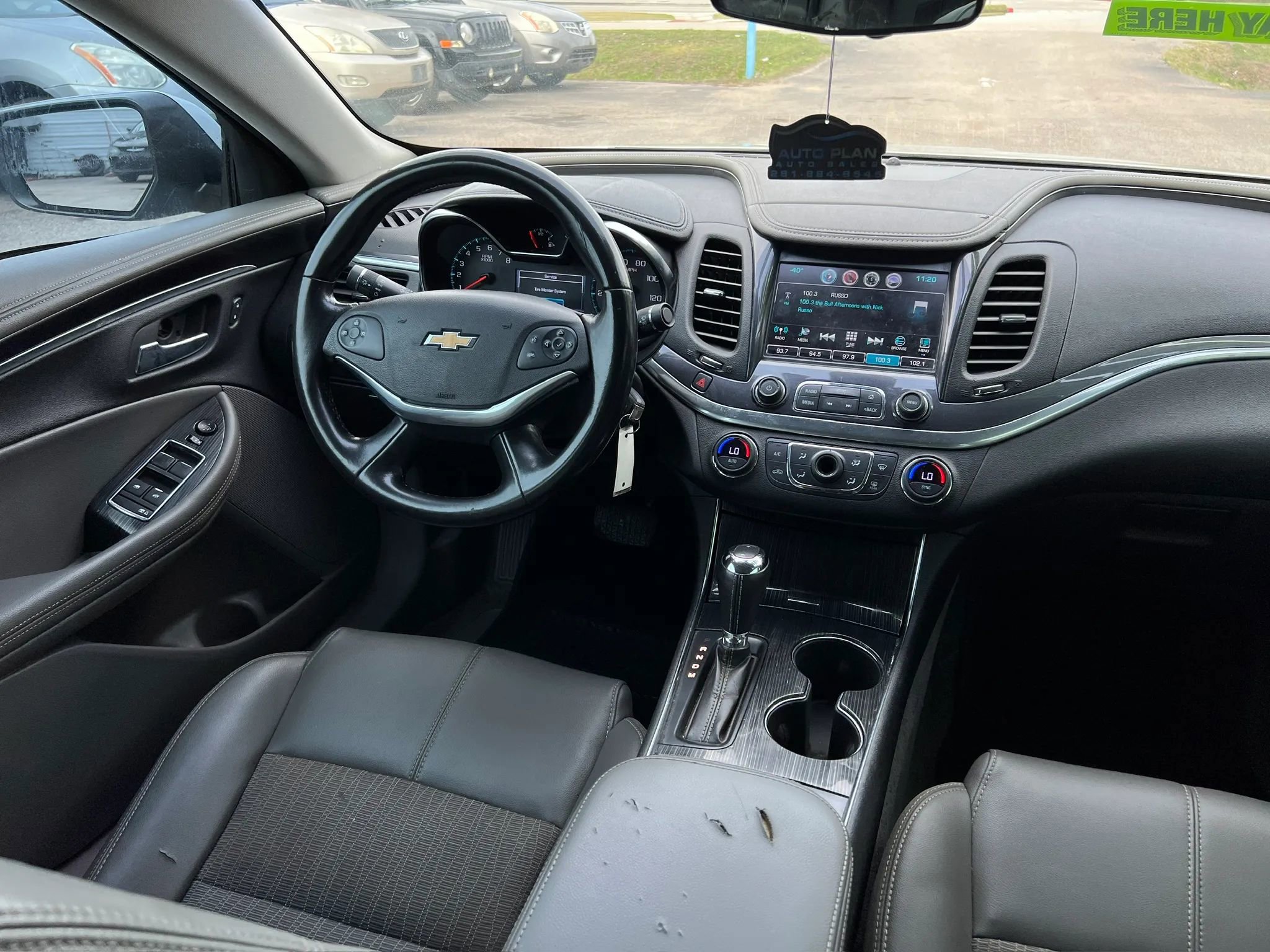 Used 2017 Chevrolet Impala LT FWD image 14