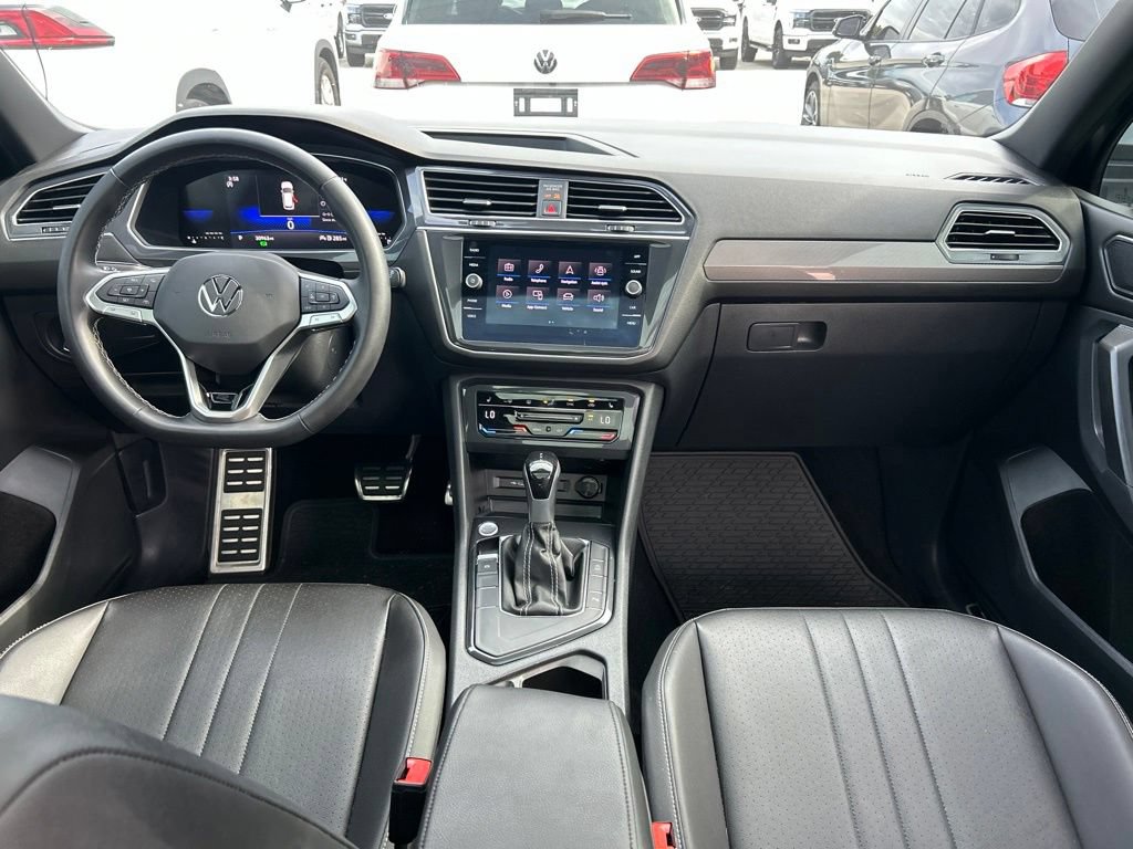 Certified 2023 Volkswagen Tiguan SE R-Line FWD image 10