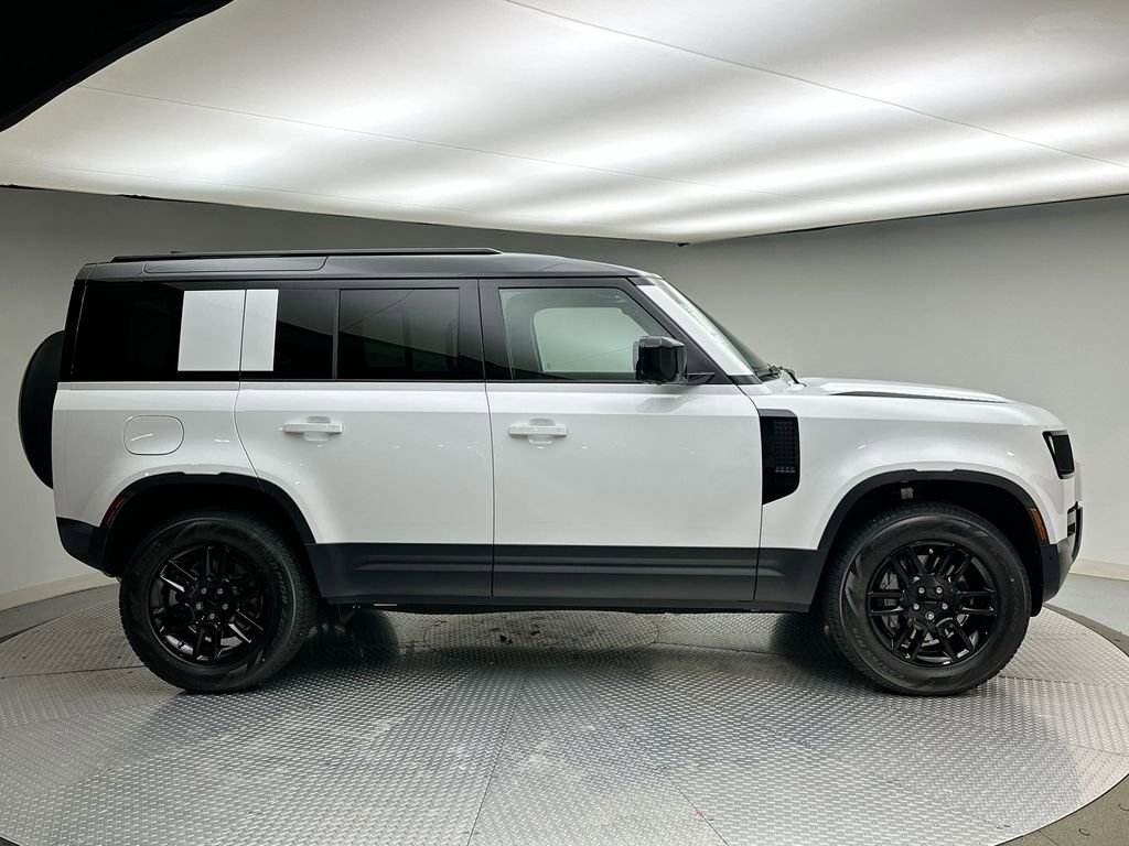 New 2026 Land Rover Defender 110 S image 4
