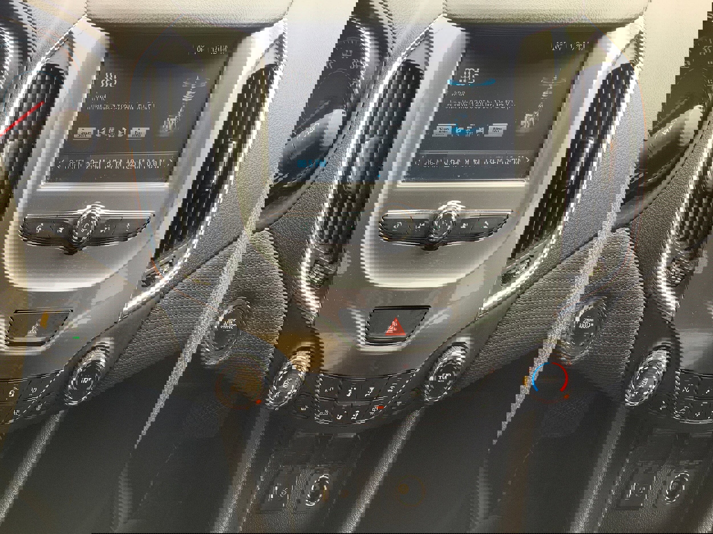 Used 2017 Chevrolet Cruze LT w/ Convenience Package image 18