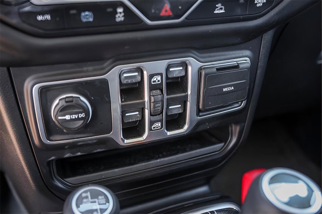 Used 2022 Jeep Wrangler Unlimited Sahara w/ Cold Weather Group image 20