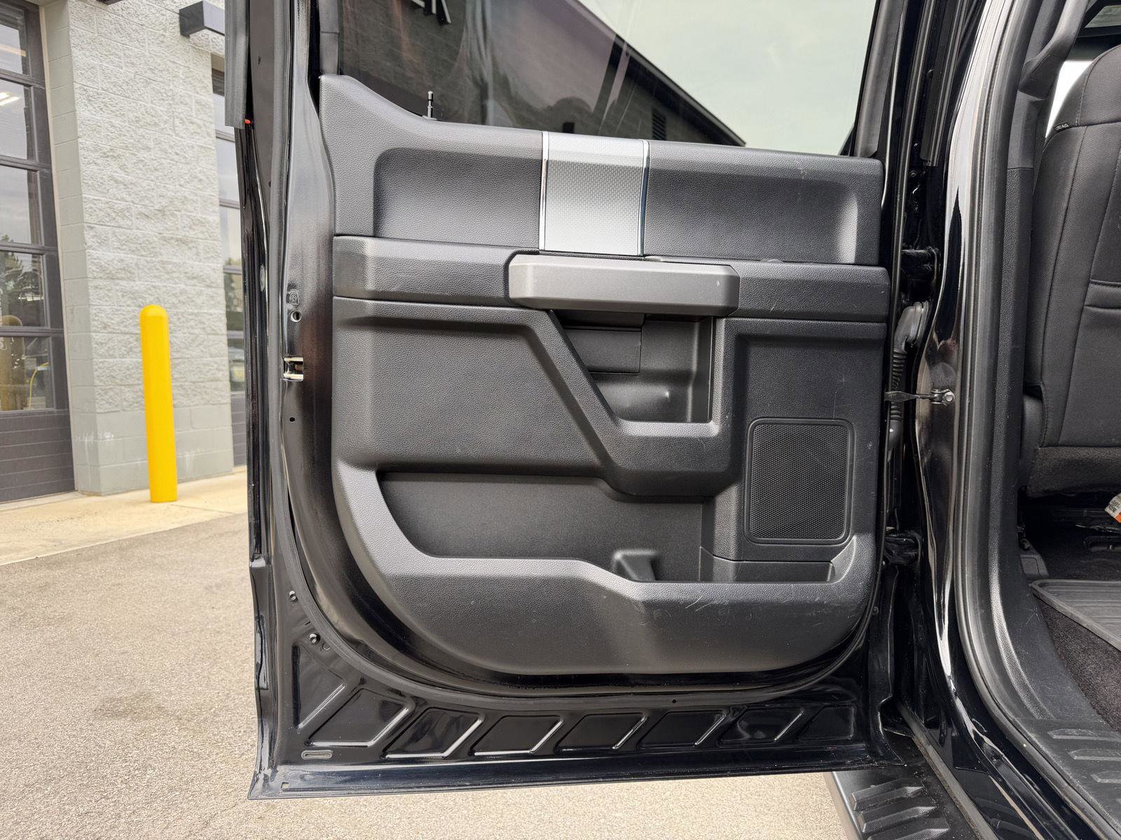 Used 2017 Ford F150 XLT w/ Equipment Group 302A Luxury AWD/4WD image 38