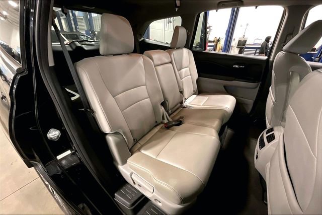 Used 2016 Honda Pilot Touring image 27