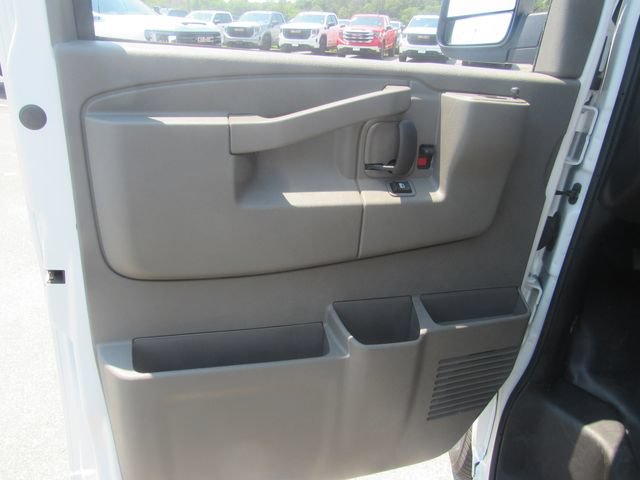 Certified 2025 Chevrolet Express 2500 w/ Driver Convenience Package RWD image 7