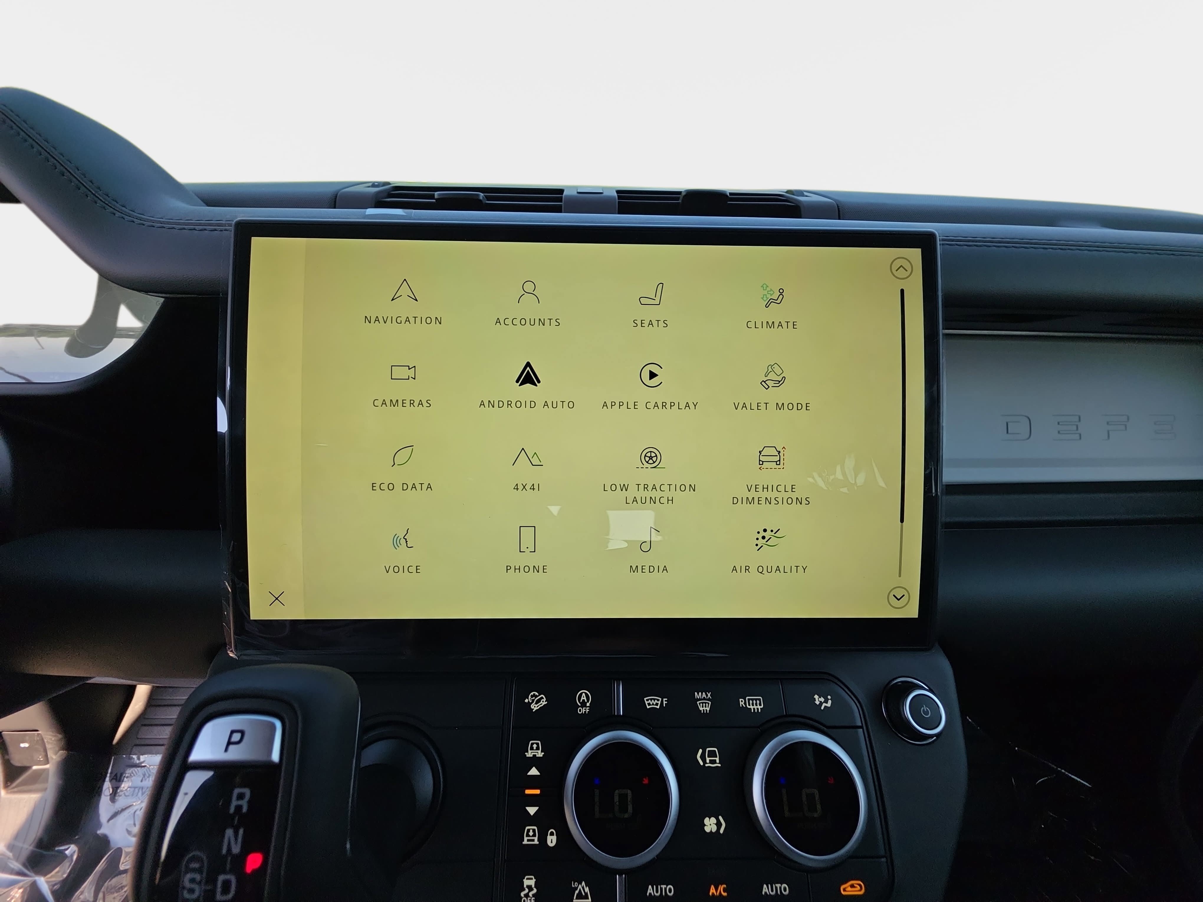 New 2026 Land Rover Defender 110 X-Dynamic SE AWD/4WD image 21