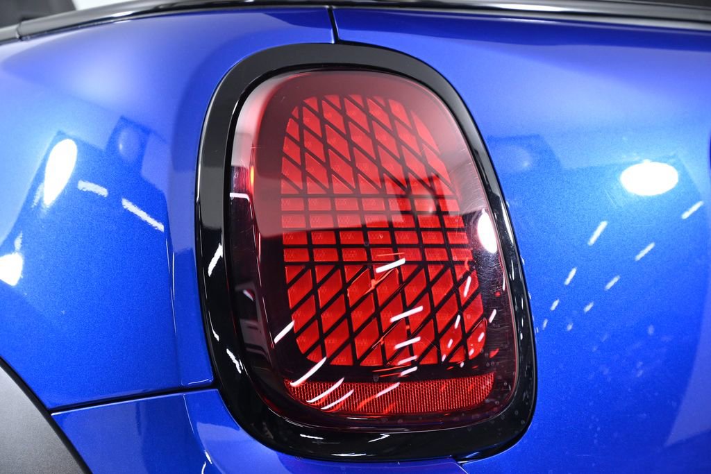 Certified 2025 MINI Cooper S image 8