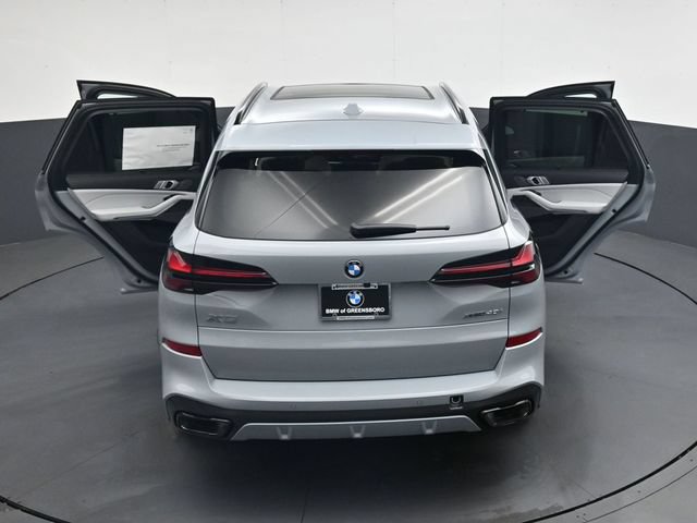 New 2026 BMW X5 xDrive40i w/ M Sport Package AWD/4WD image 47