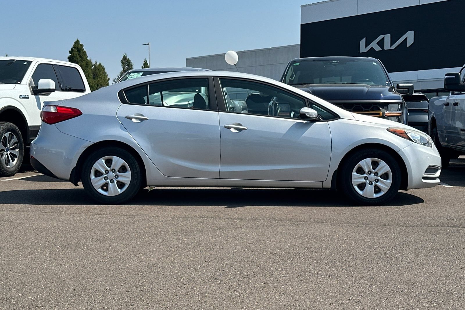 Used 2016 Kia Forte LX FWD image 3