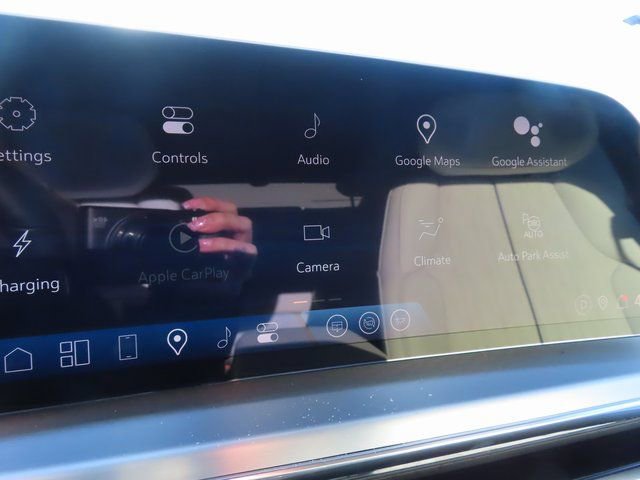 Used 2024 Cadillac Lyriq Sport image 23