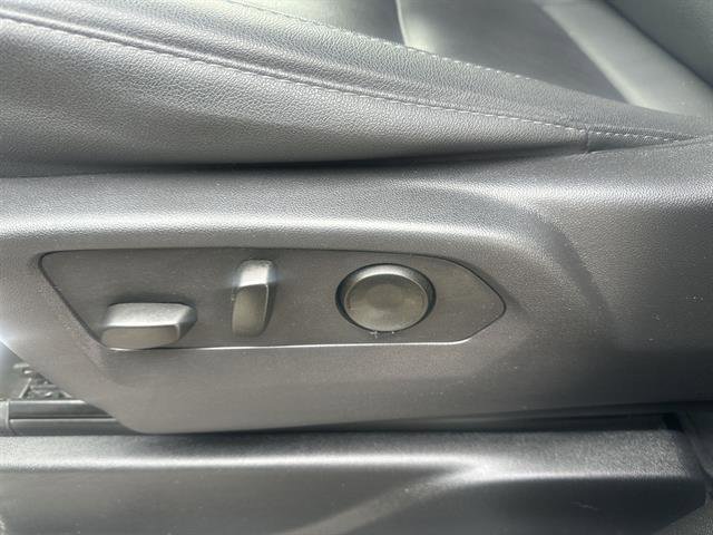 Used 2025 Chevrolet Suburban Z71 AWD/4WD image 14