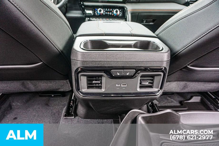 Used 2025 GMC Sierra 2500 AT4 image 31